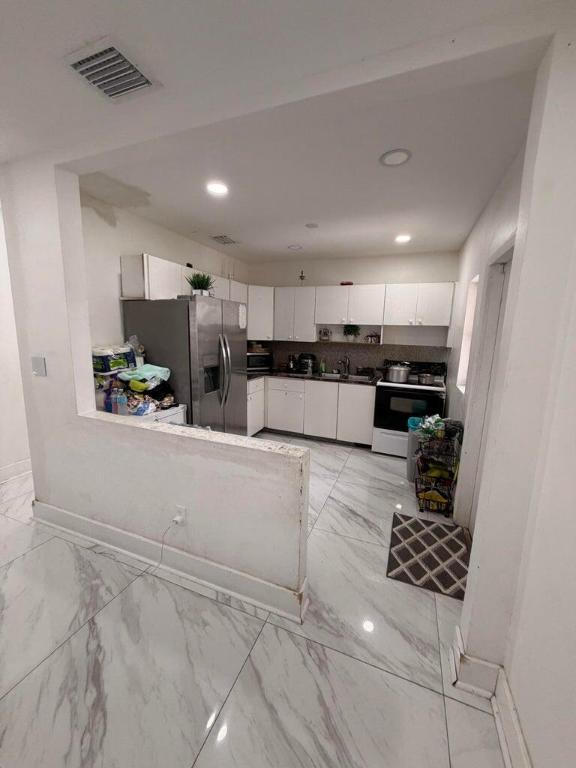 RICHMOND HEIGHTS - Residential