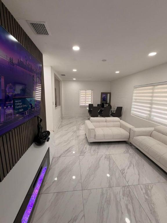 RICHMOND HEIGHTS - Residential