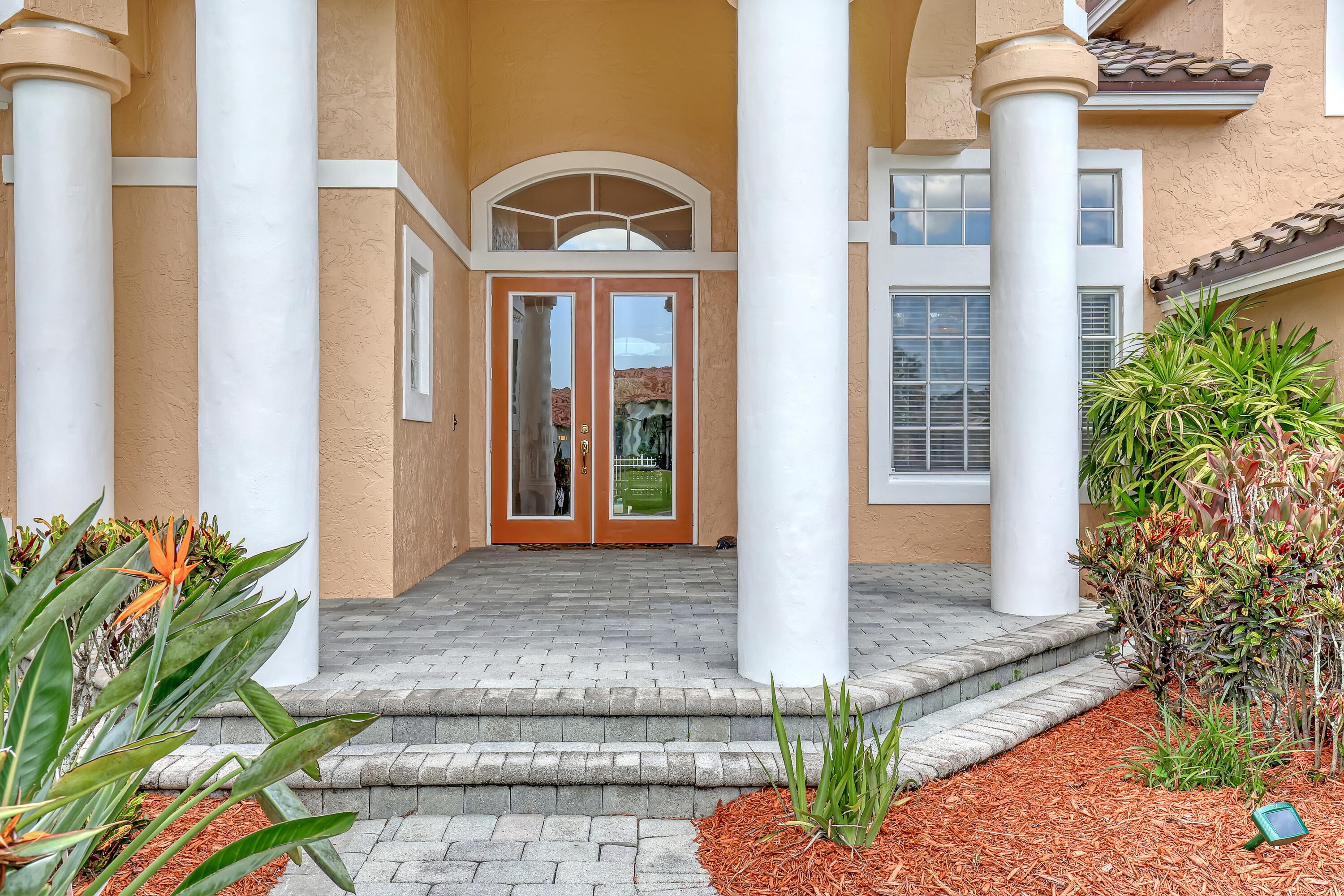 559 SW Squire Johns Lane