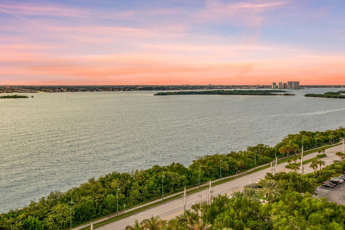 REACHES CONDO - Residential