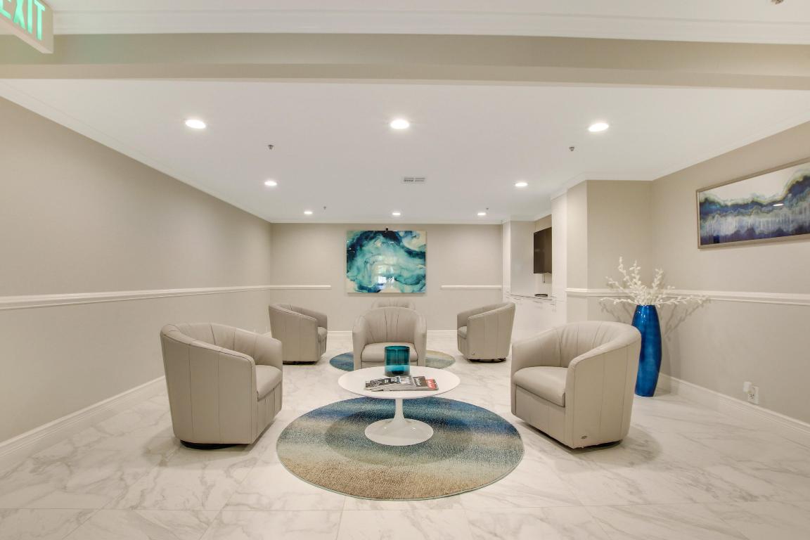 REACHES CONDO - Residential