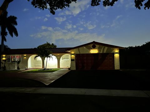 Tiny photo for 6940 Plantation Road, Plantation, FL 33317 (MLS # B26020644)