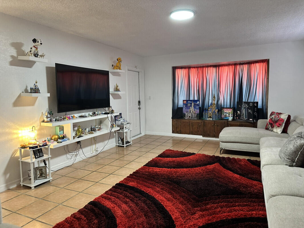 PLANTATION GARDENS SEC 5 - Residential