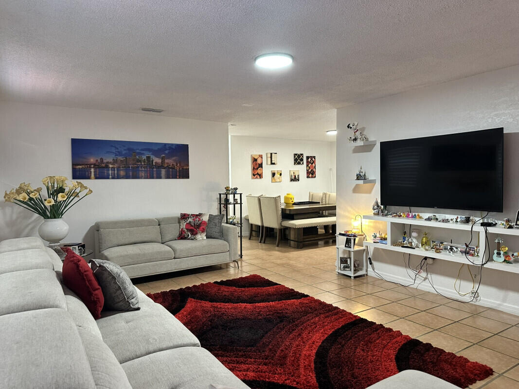 PLANTATION GARDENS SEC 5 - Residential