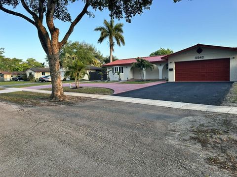 Tiny photo for 6940 Plantation Road, Plantation, FL 33317 (MLS # B26020644)