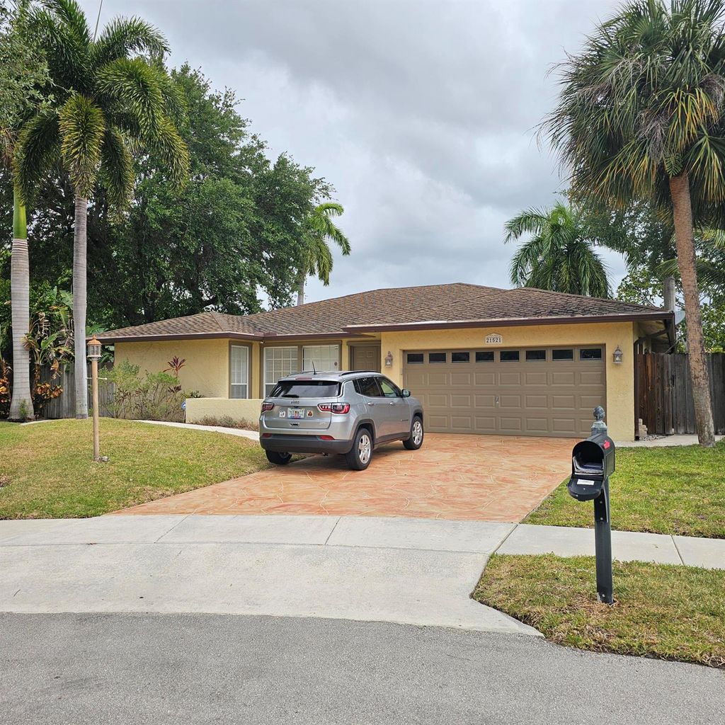 Photo of 21521 Cavandish Road, Boca Raton, FL 33433 (MLS # R11098781)
