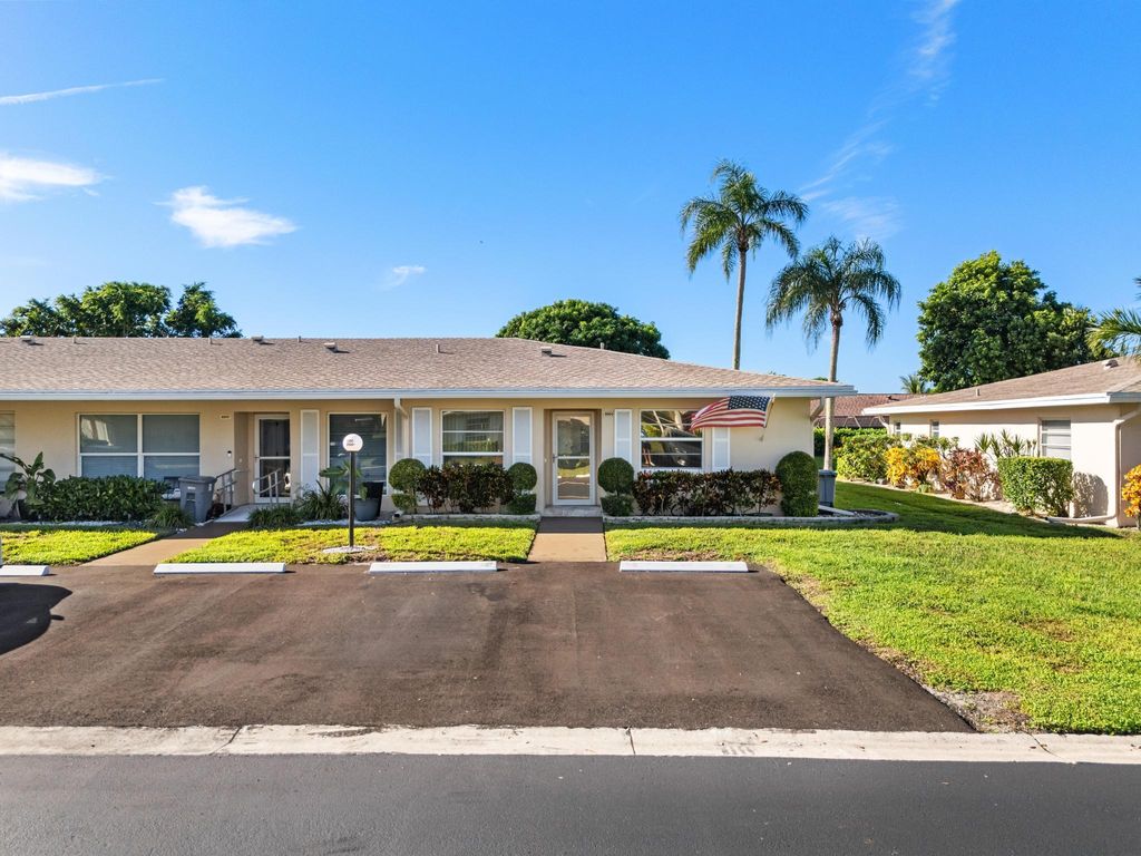 Photo of 8904 Warwick Drive #425, Boca Raton, FL 33433 (MLS # R11126072)