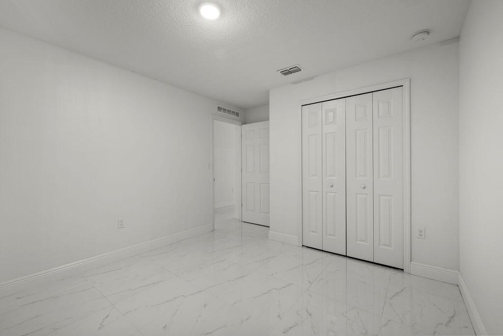PORT ST LUCIE SECTION 25 - Residential Lease