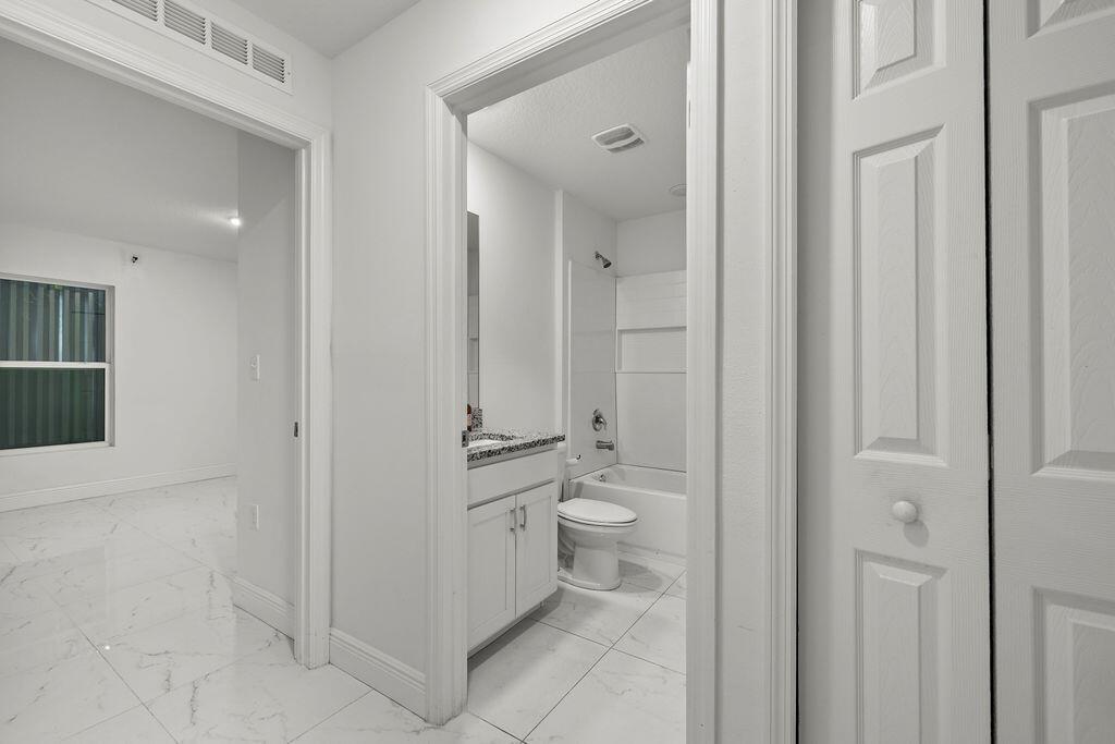 PORT ST LUCIE SECTION 25 - Residential Lease