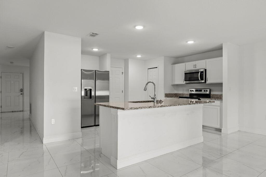 PORT ST LUCIE SECTION 25 - Residential Lease