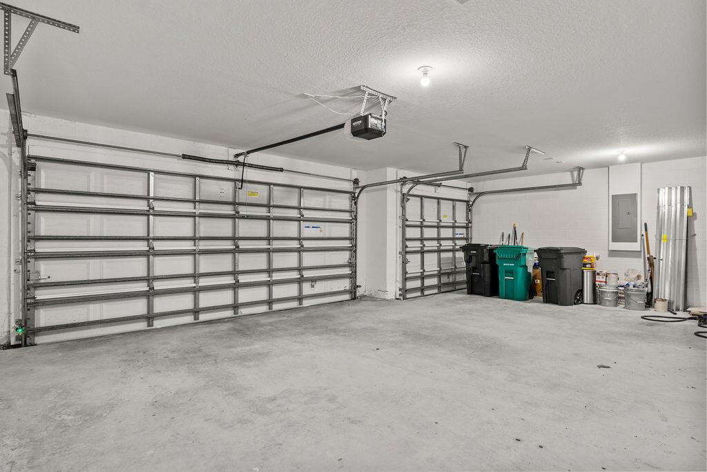 PORT ST LUCIE SECTION 25 - Residential Lease