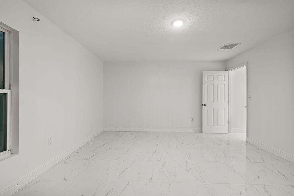 PORT ST LUCIE SECTION 25 - Residential Lease