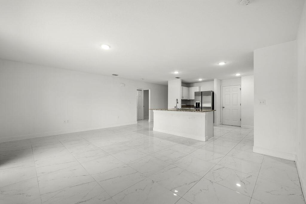 PORT ST LUCIE SECTION 25 - Residential Lease