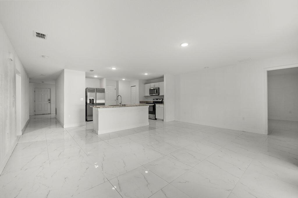 PORT ST LUCIE SECTION 25 - Residential Lease