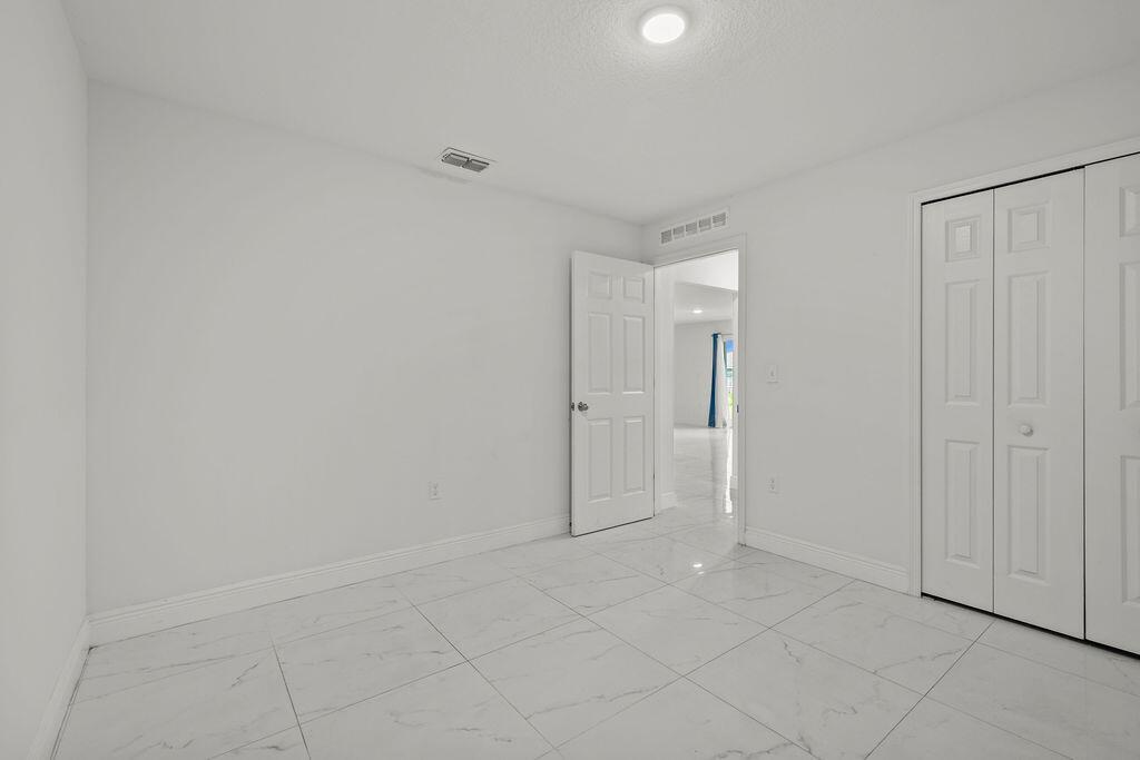 PORT ST LUCIE SECTION 25 - Residential Lease