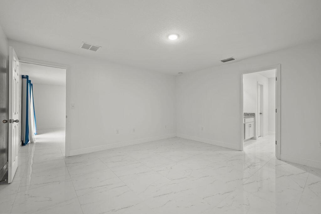 PORT ST LUCIE SECTION 25 - Residential Lease