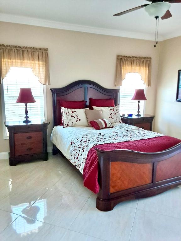 1215 Poinsettia Drive