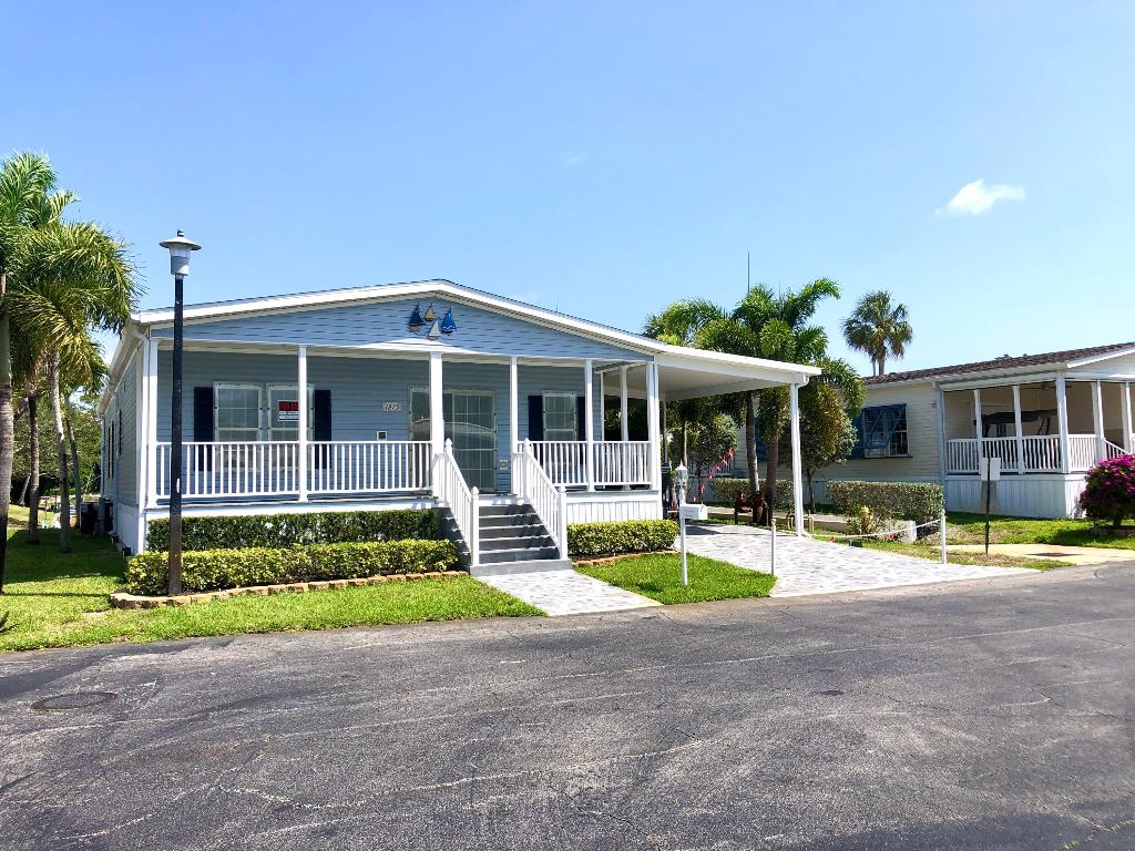 1215 Poinsettia Drive