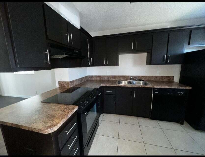 BOCA VILLA APTS - Residential Lease