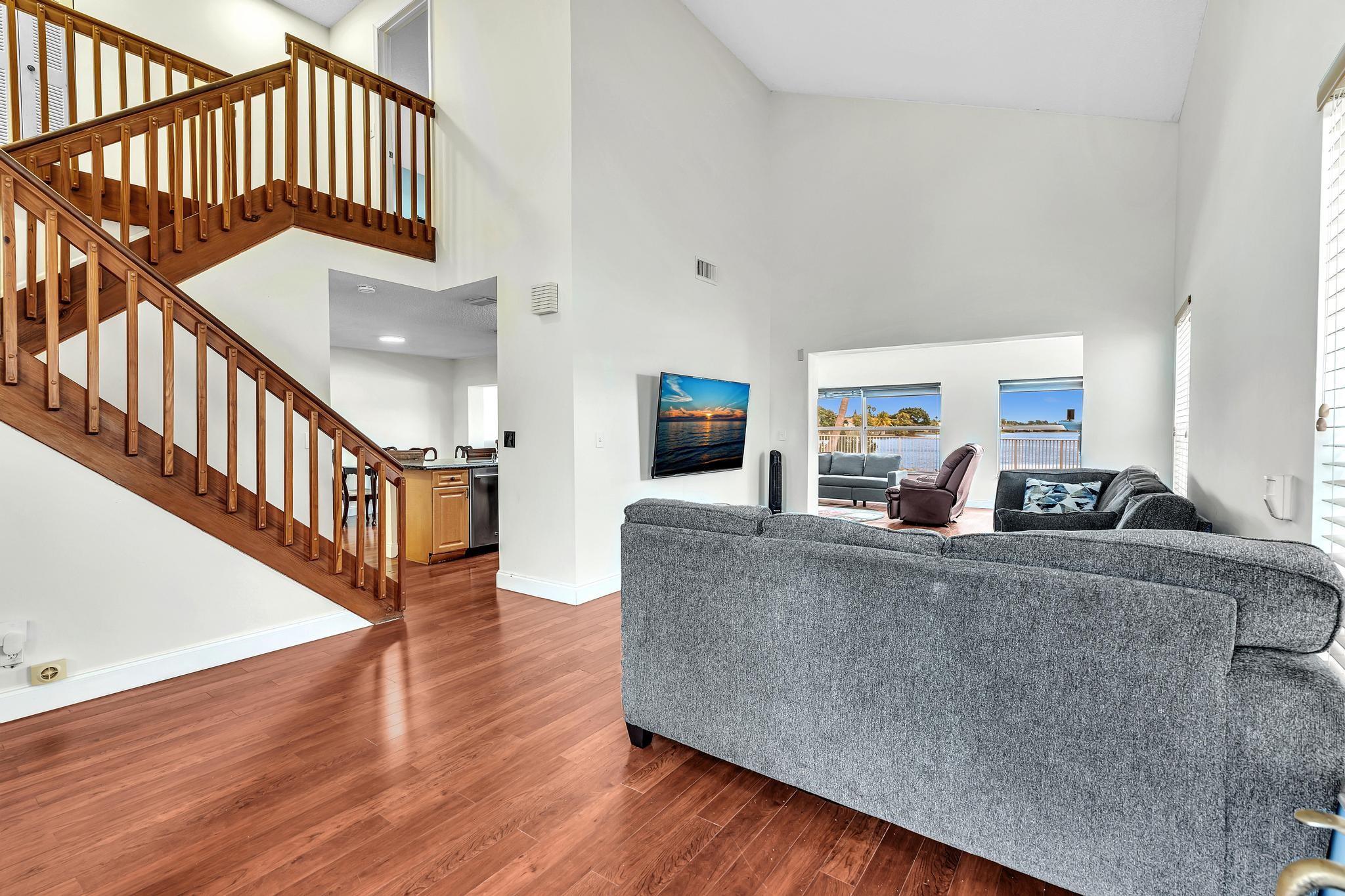 CORAL BAY - Residential