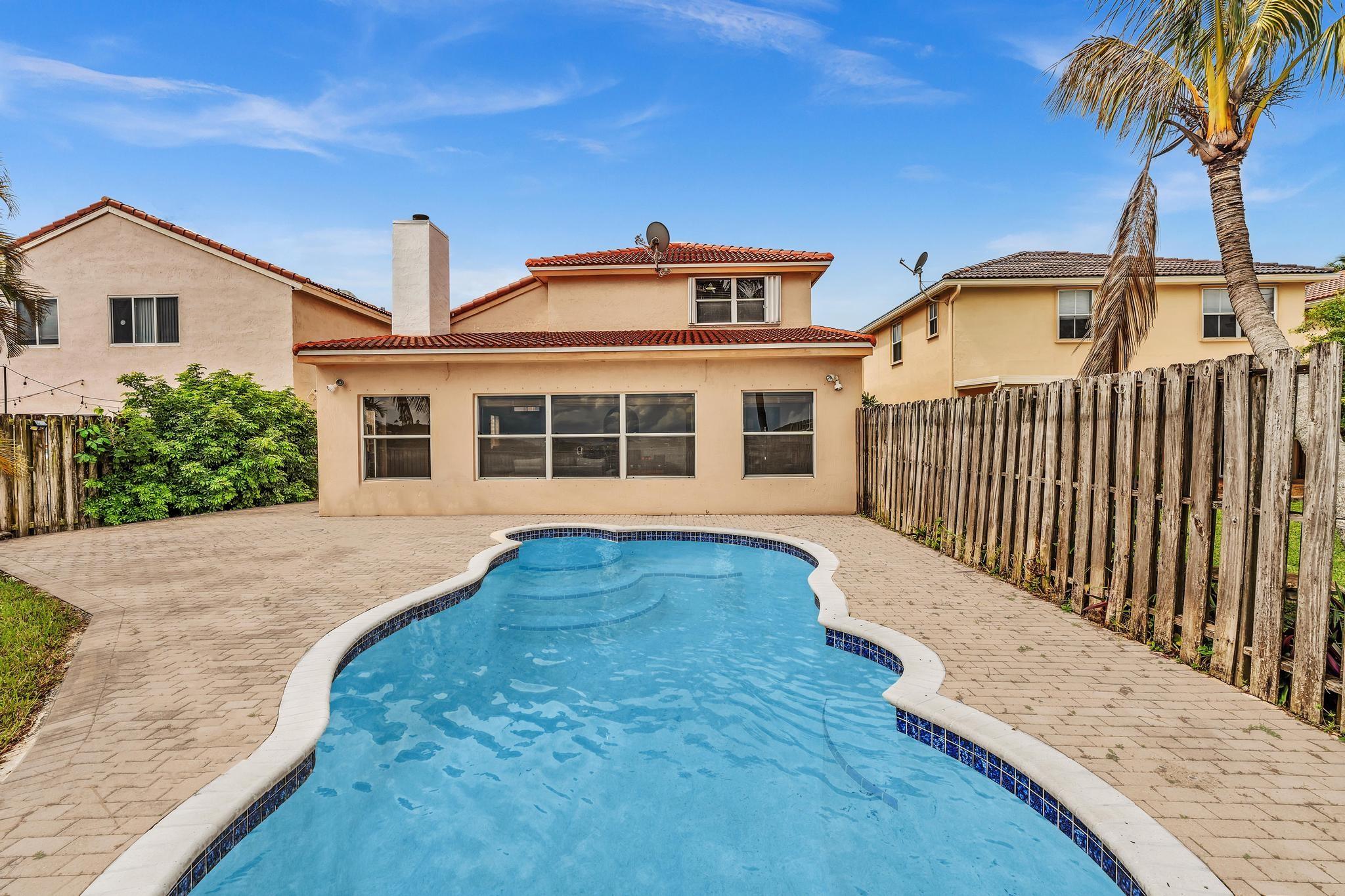 CORAL BAY - Residential
