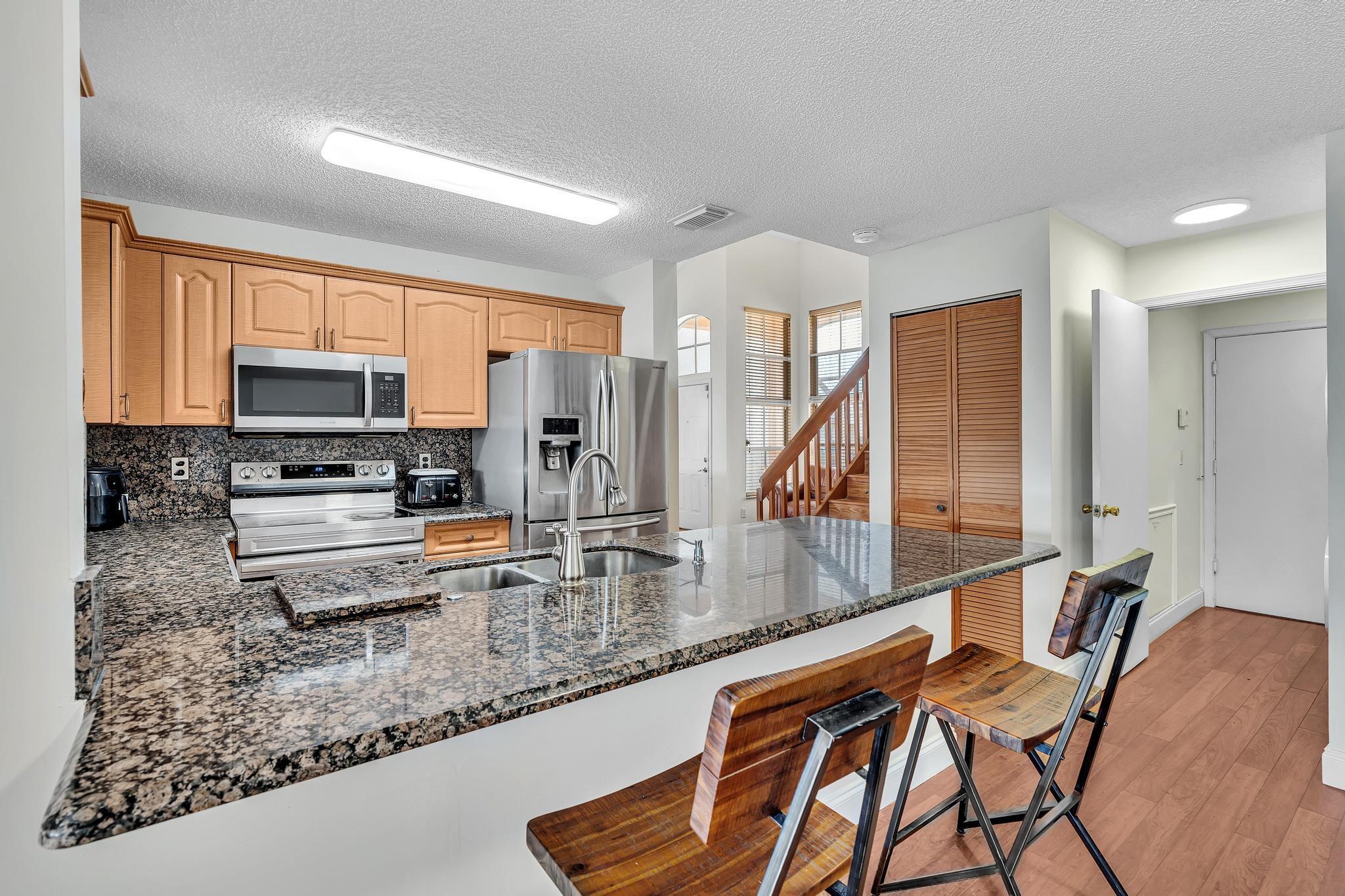 CORAL BAY - Residential