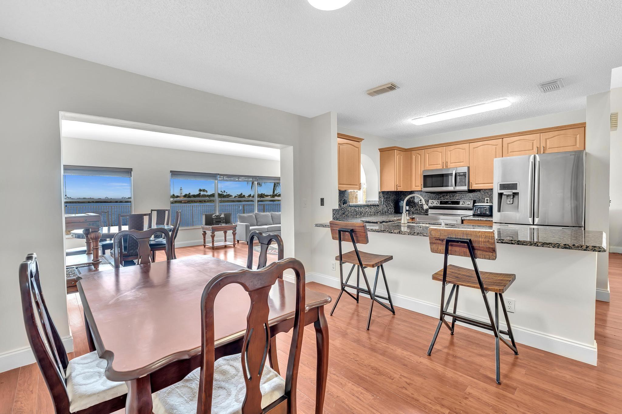 CORAL BAY - Residential