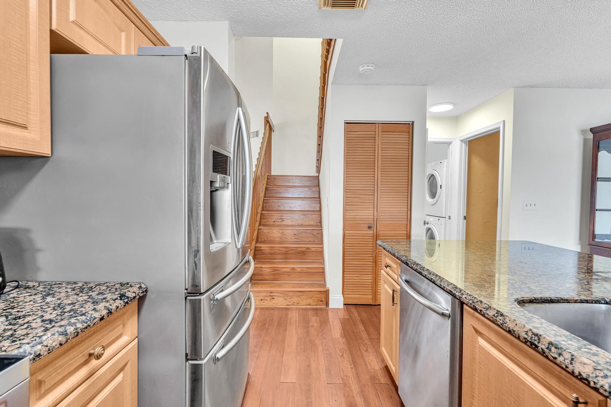 CORAL BAY - Residential