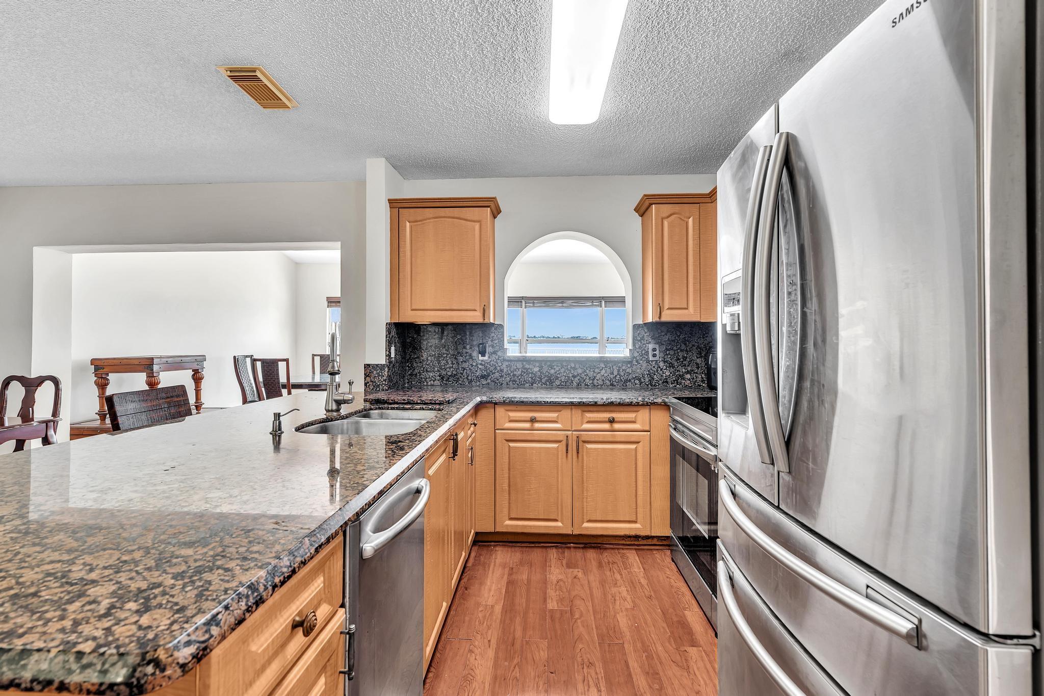 CORAL BAY - Residential