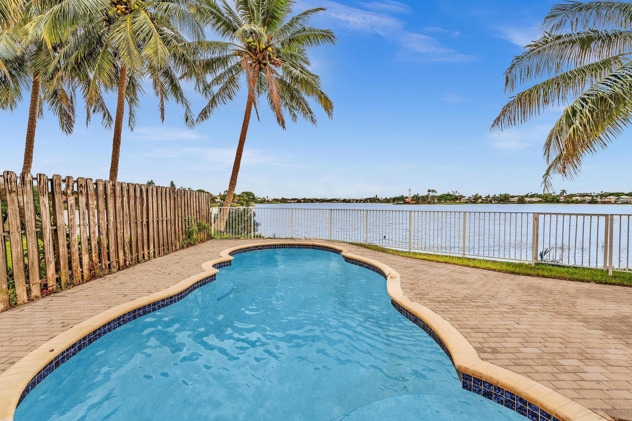CORAL BAY - Residential