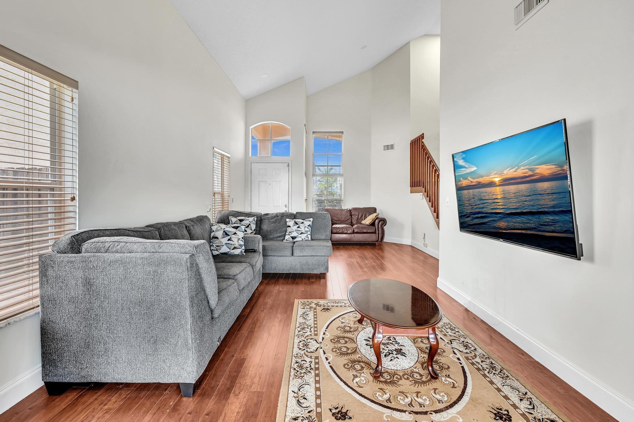 CORAL BAY - Residential