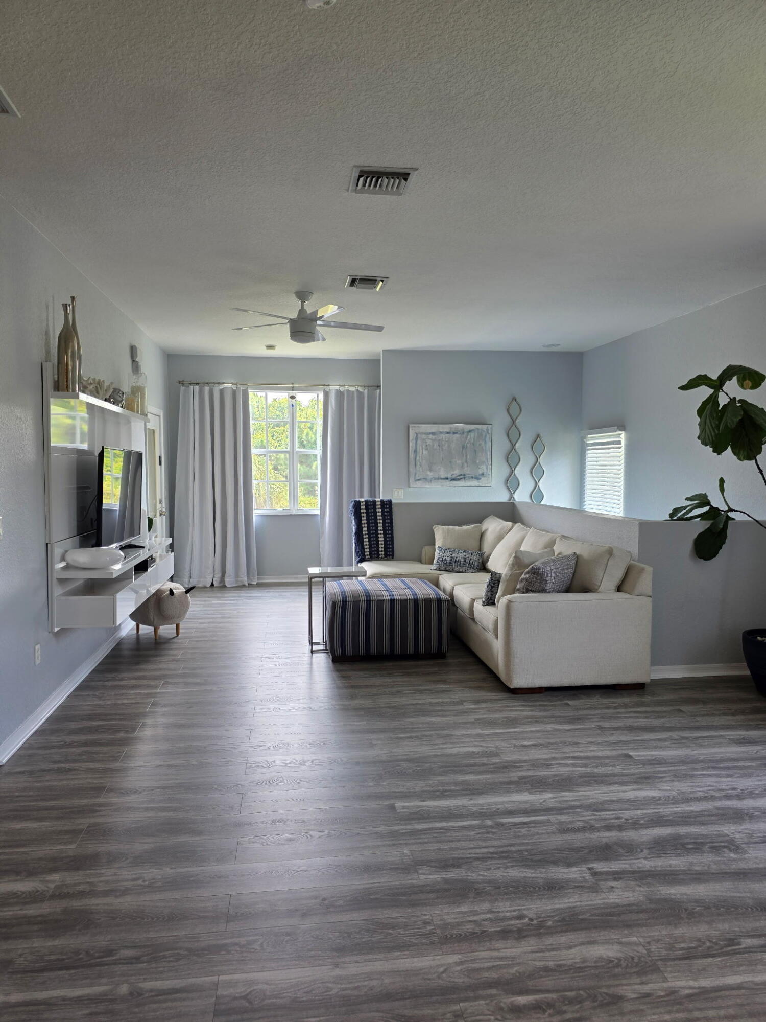 LEXINGTON LAKES - Residential