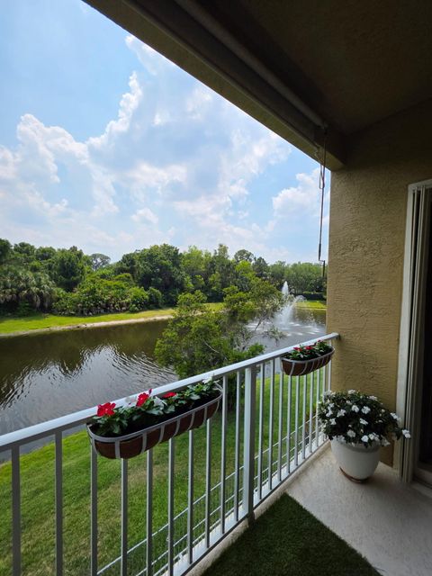 Photo of 1560 SE Hampshire Way #204, Stuart, FL 34994 (MLS # B26021524)