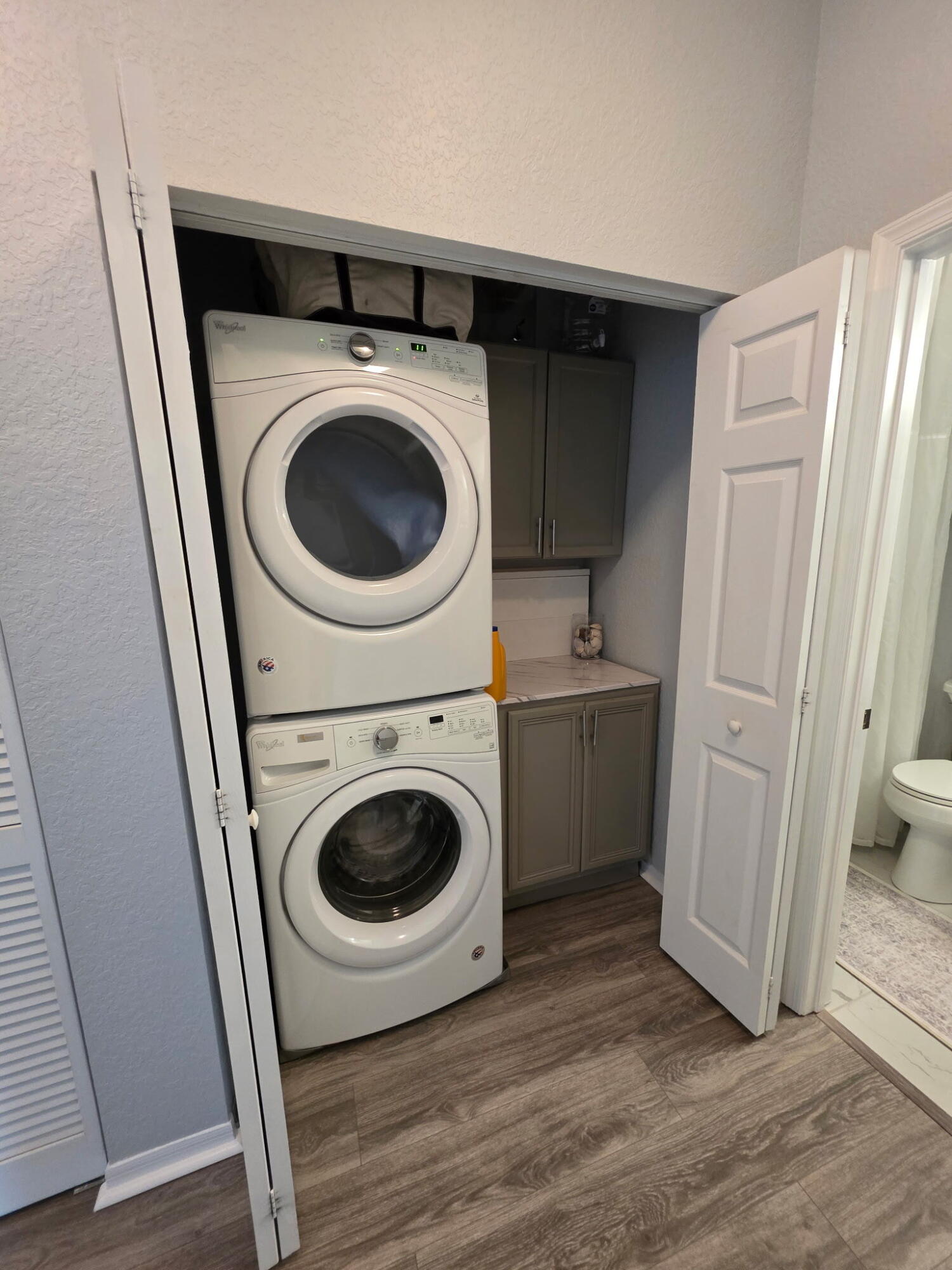 LEXINGTON LAKES - Residential