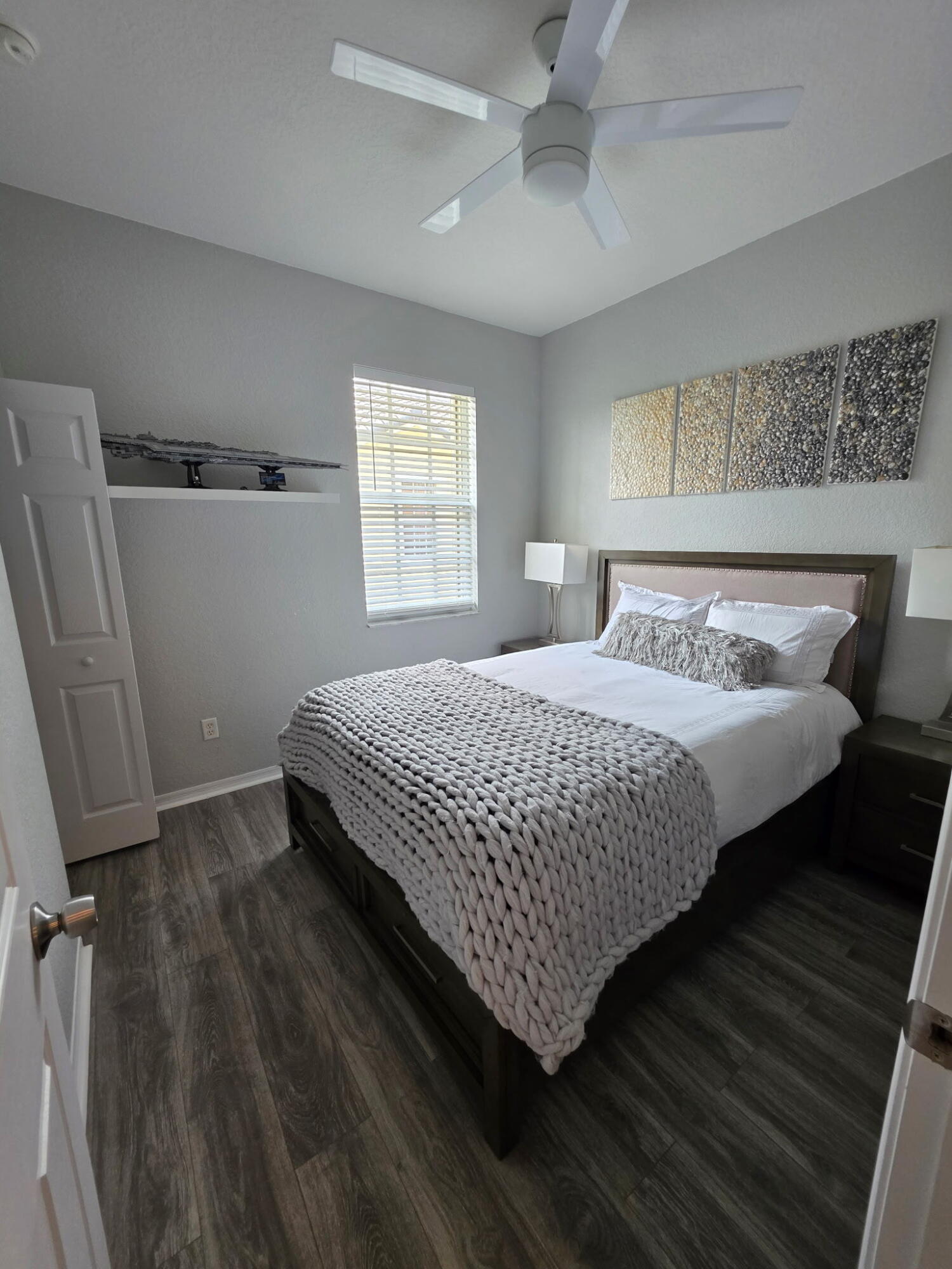 LEXINGTON LAKES - Residential