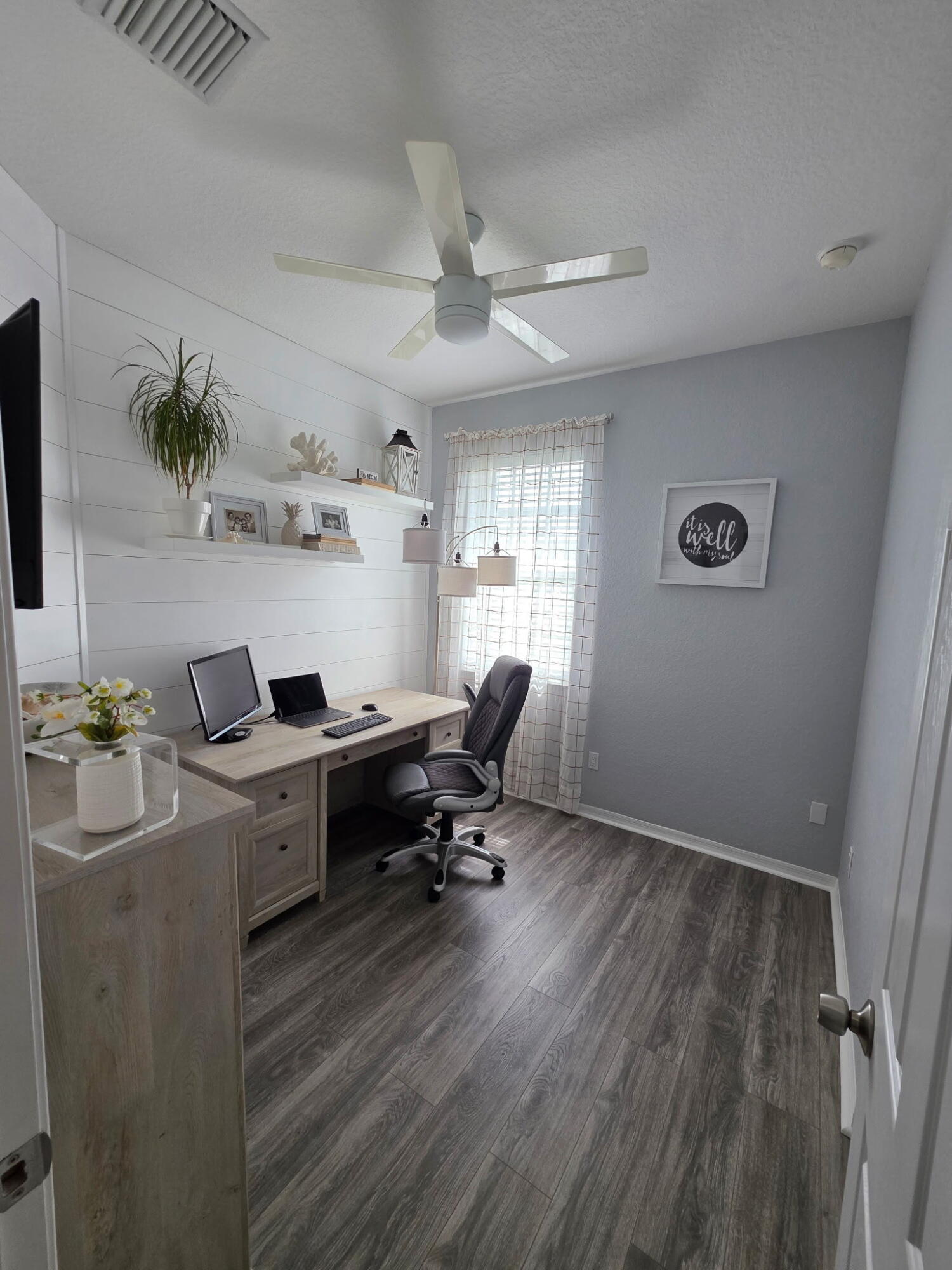 LEXINGTON LAKES - Residential