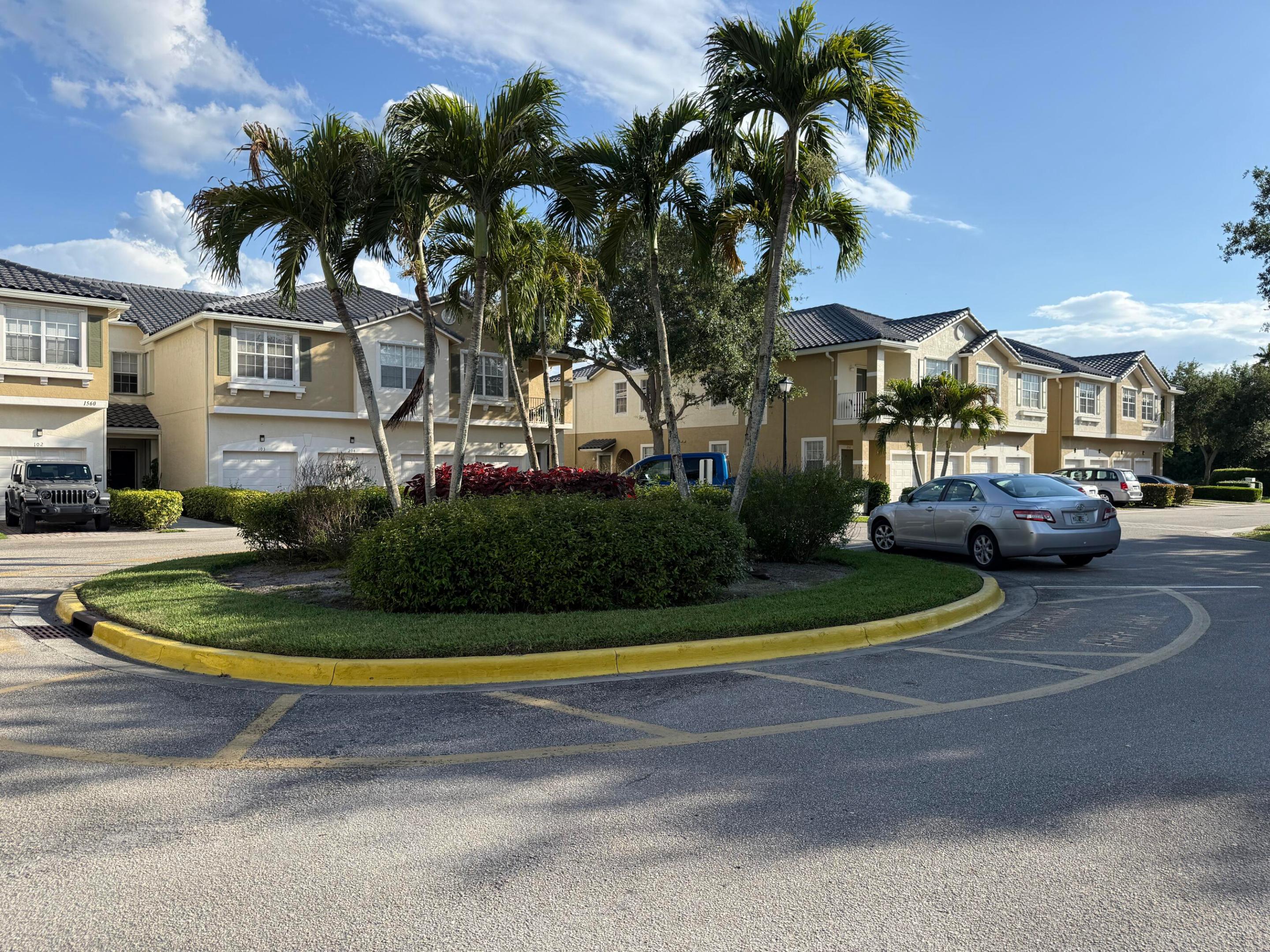 LEXINGTON LAKES - Residential