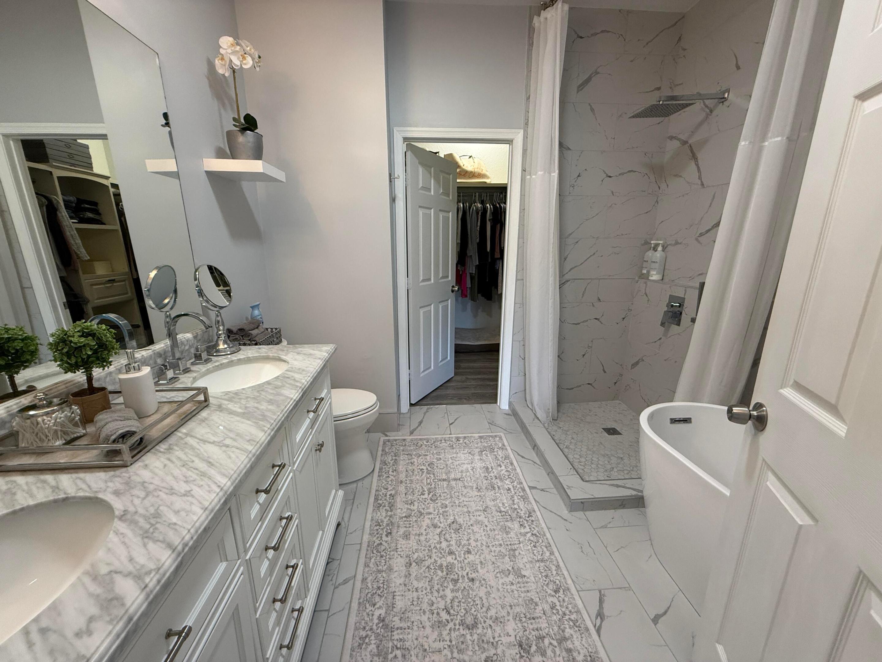 LEXINGTON LAKES - Residential