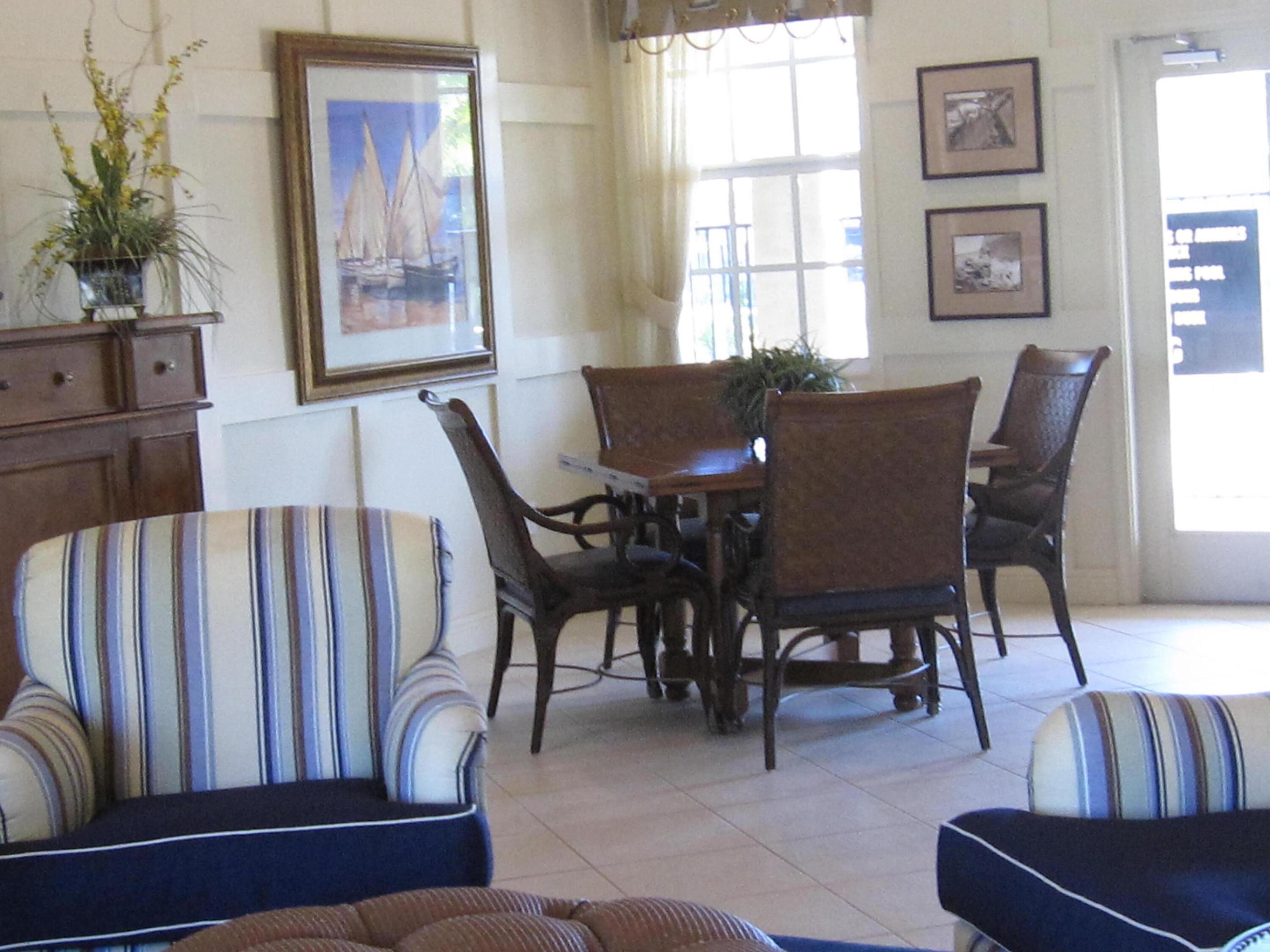 LEXINGTON LAKES - Residential