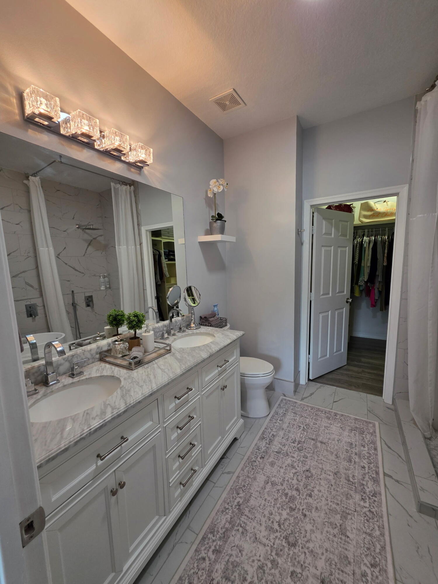 LEXINGTON LAKES - Residential