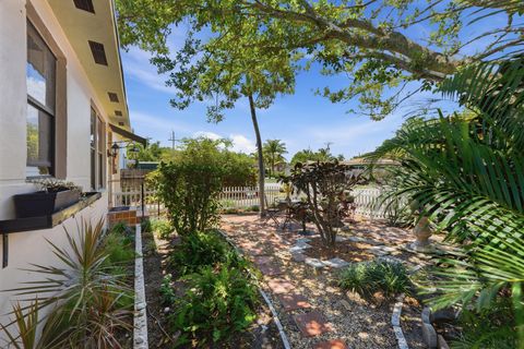 Tiny photo for 512 SW 15th Street, Fort Lauderdale, FL 33315 (MLS # B26027357)
