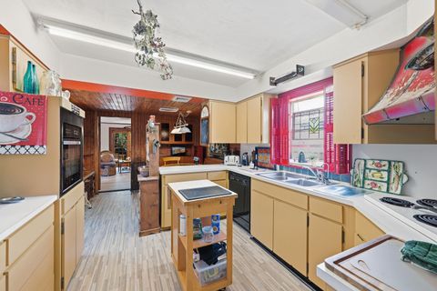 Tiny photo for 512 SW 15th Street, Fort Lauderdale, FL 33315 (MLS # B26027357)