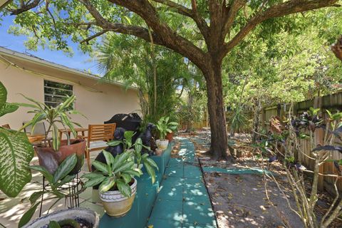 Tiny photo for 512 SW 15th Street, Fort Lauderdale, FL 33315 (MLS # B26027357)