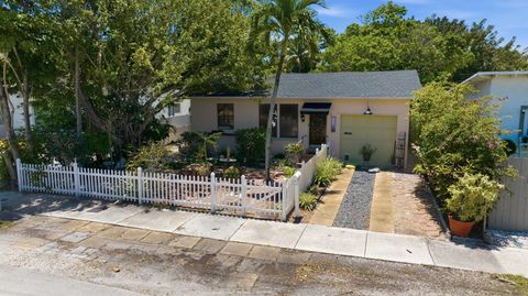 Tiny photo for 512 SW 15th Street, Fort Lauderdale, FL 33315 (MLS # B26027357)