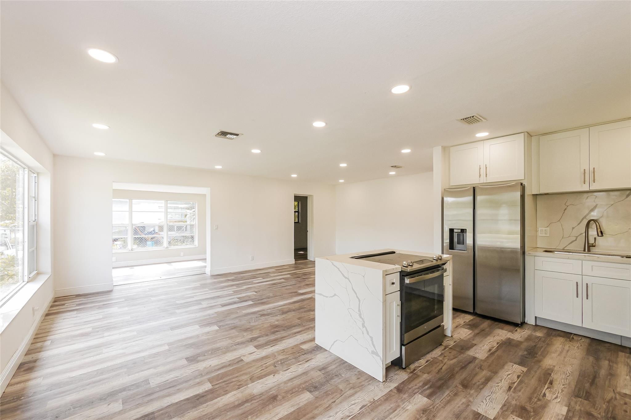 730 NW 18th St, Pompano Beach, FL, 33060/$475,000 3 730 NW 18th St