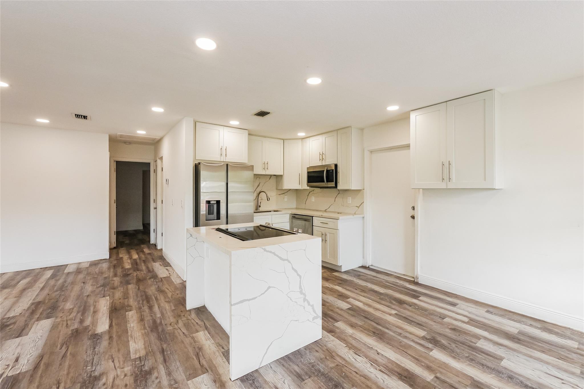 730 NW 18th St, Pompano Beach, FL, 33060/$475,000 1 730 NW 18th St