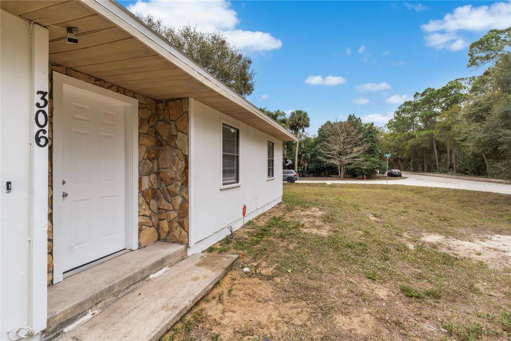 Photo of 306 35th Avenue, Vero Beach, FL 32968 (MLS # F10548077)