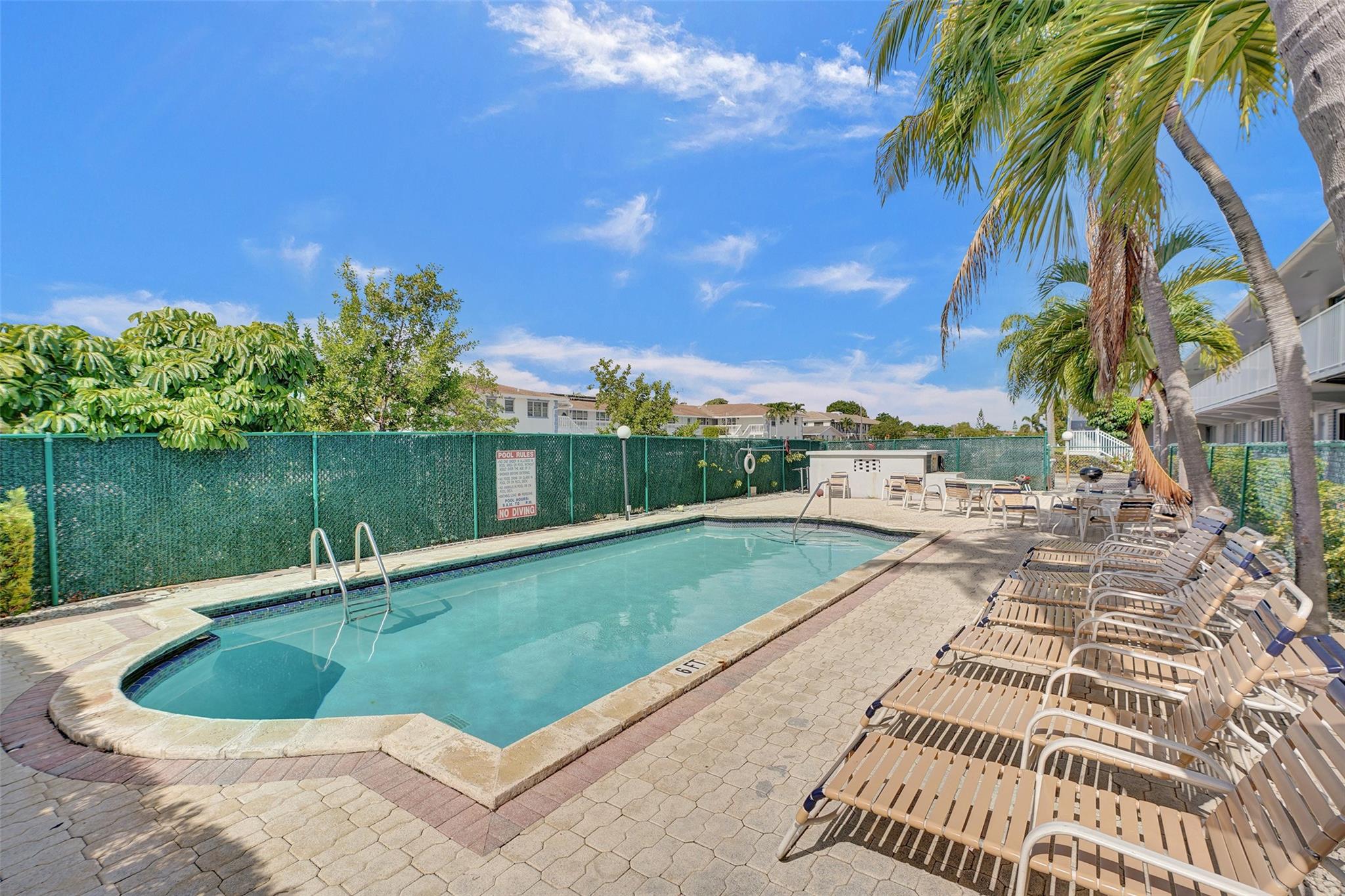2175 NE 56 St 111