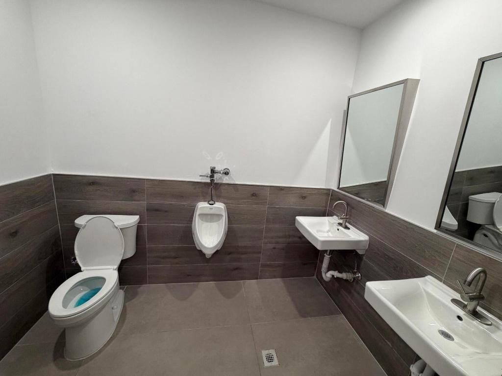 Photo of 5170 N Federal Highway, Fort Lauderdale, FL 33308 (MLS # R11157954)