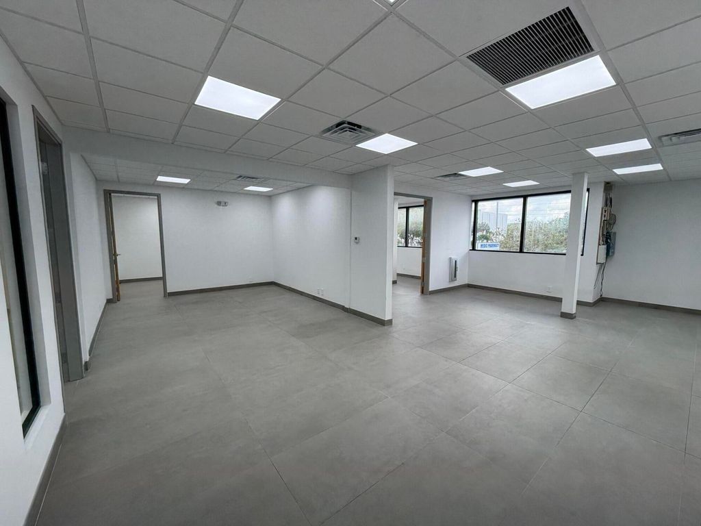 Photo of 5170 N Federal Highway, Fort Lauderdale, FL 33308 (MLS # R11157954)